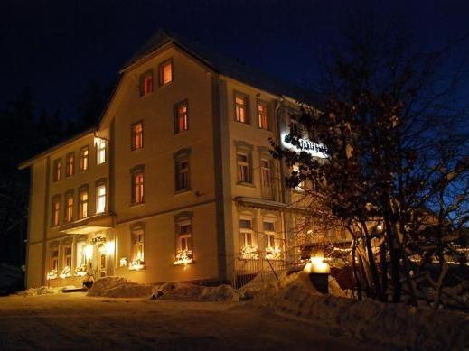 Waldhotel & Restaurant Bergschlosschen Hetzdorf Exterior photo